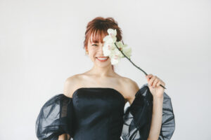 富山のコアラでブラックドレスを着てフォトウェディングを行なった花嫁