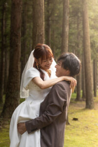 富山のコアラで洋装フォトウェディングを行なった新郎新婦