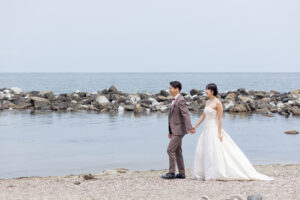 富山のコアラで洋装フォトウェディングを行なった新郎新婦