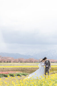 富山のコアラで洋装フォトウェディングを行なった新郎新婦