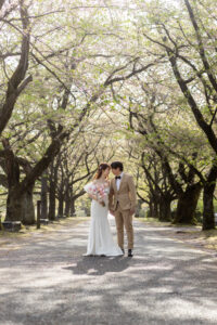 富山のコアラで洋装ロケーションフォトウェディングを行なった新郎新婦のフォトウェディング