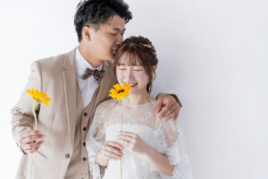 富山のコアラがスタジオで洋装フォトウェディングを行なった新郎新婦