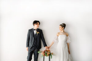 富山のコアラのスタジオで洋装フォトウェディングを行なった新郎新婦のフォトウェディング