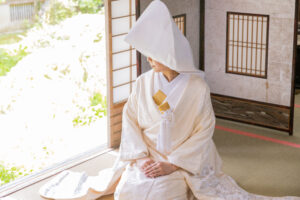 富山のコアラで和装フォトウェディングを行い綿帽子を被っているフォトウェディング