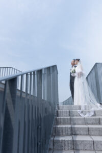 富山のコアラで美術館で撮影した新郎新婦の富山フォトウェディング