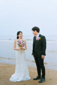 富山のコアラで洋装フォトウェディングを行なった新郎新婦のフォトウェディング