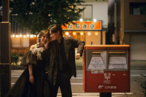 富山のコアラでナイトロケーションフォトウェディングを行なった新郎新婦のフォトウェディング