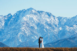 富山県内で撮影したウエディングフォト。立山を背景に撮影。