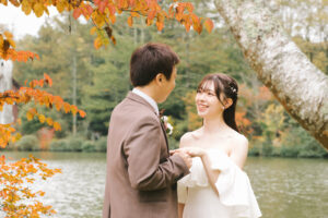 富山のドレスショップコアラが軽井沢のタリアセンでロケーションフォトウェディングを行なった様子
